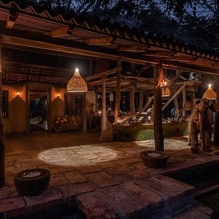 Banyan Camp Villa Hambegamuwa Kültér fotó