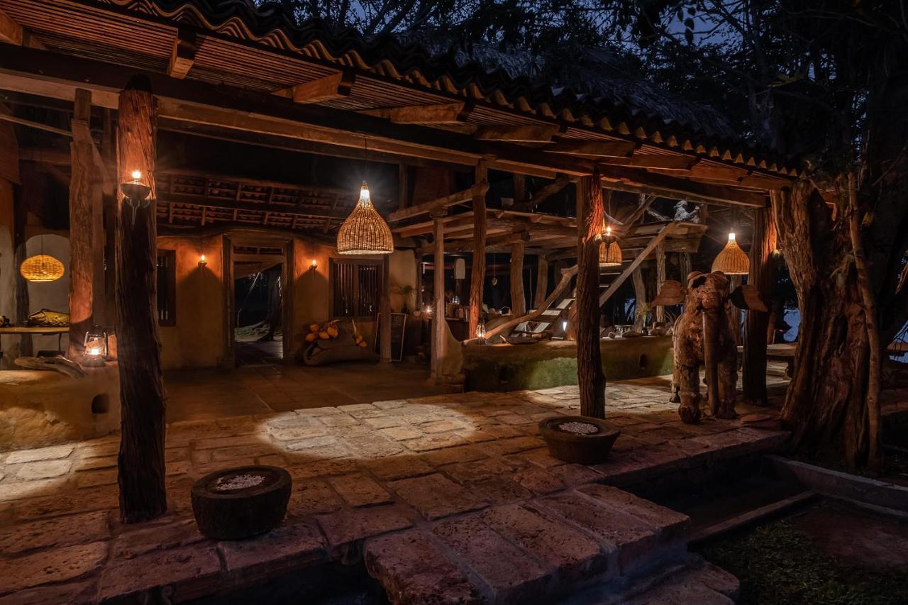 Banyan Camp Villa Hambegamuwa Kültér fotó
