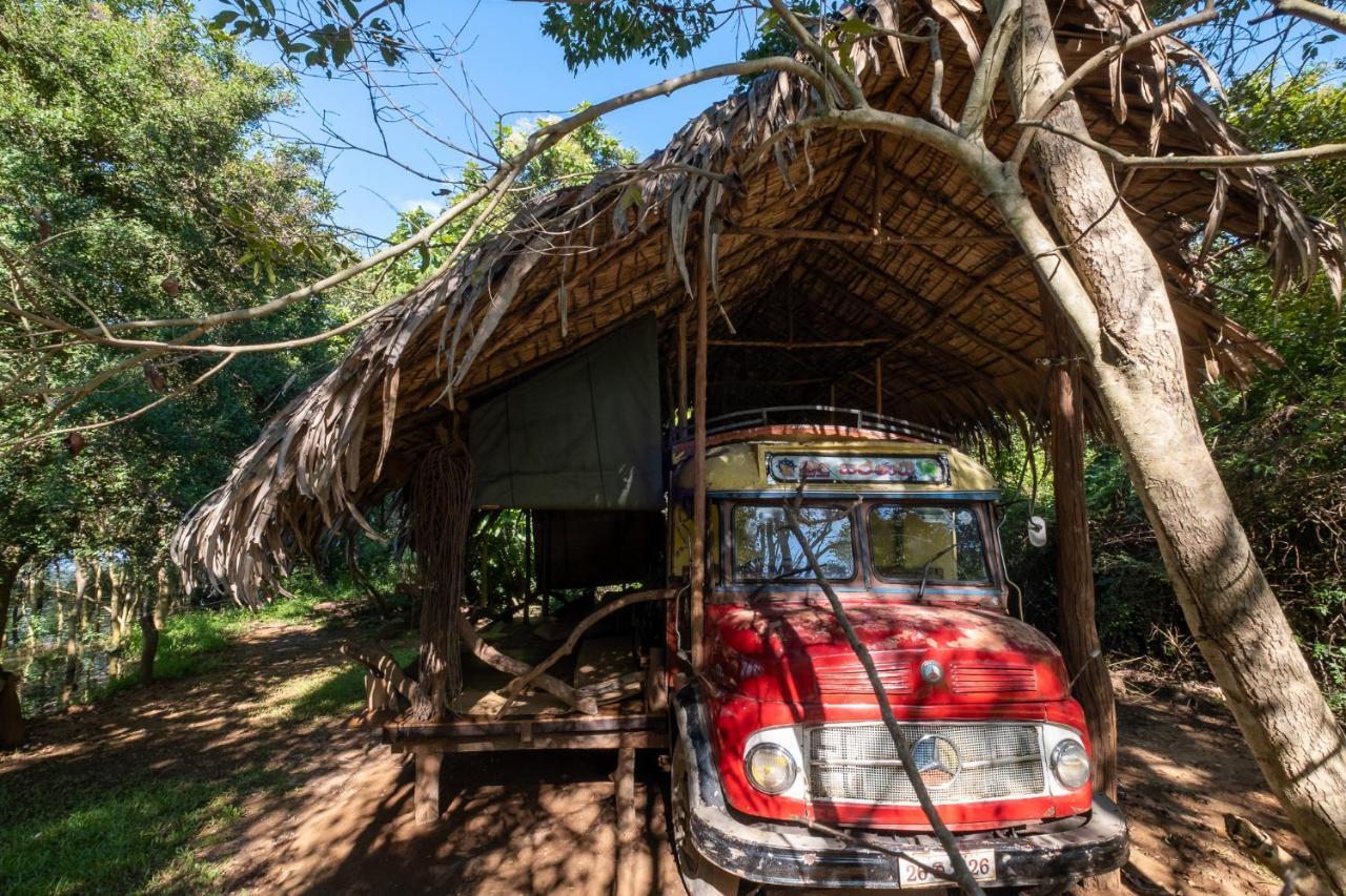 Banyan Camp Villa Hambegamuwa Kültér fotó
